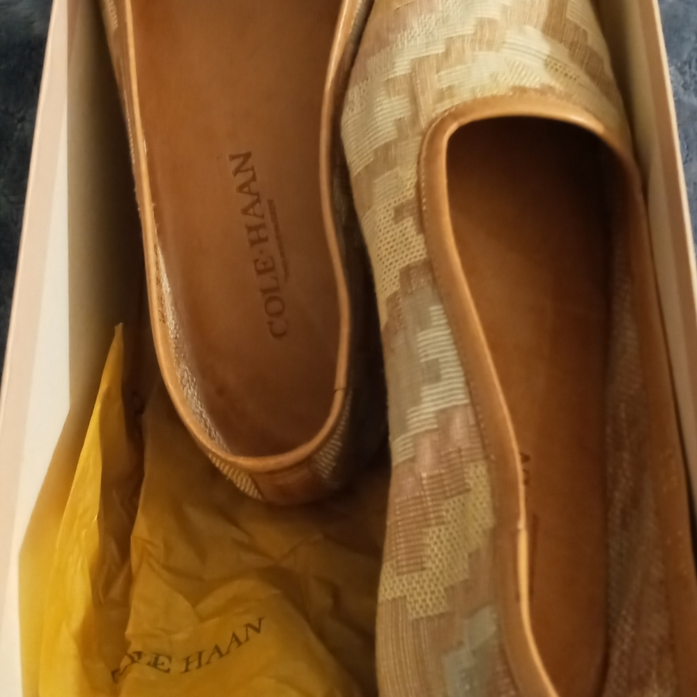 COLE HAAN - Picture 2 of 5